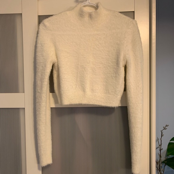 Sunday Best Kitten Crop Long Sleeve - Picture 4 of 6